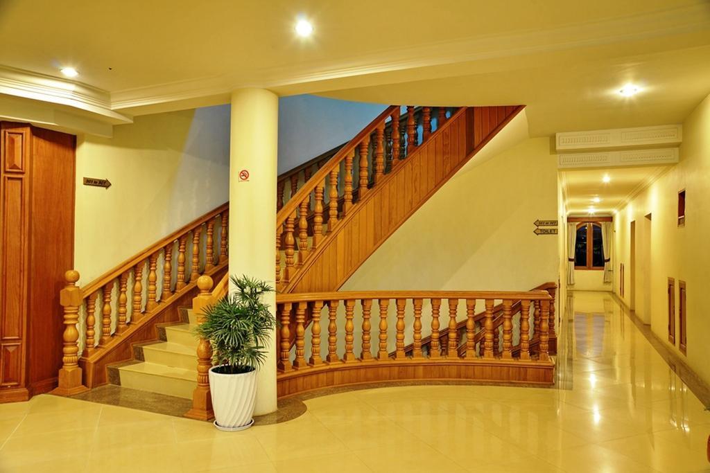 Win Unity Hotel Pyin Oo Lwin Extérieur photo