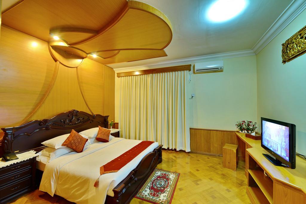 Win Unity Hotel Pyin Oo Lwin Extérieur photo