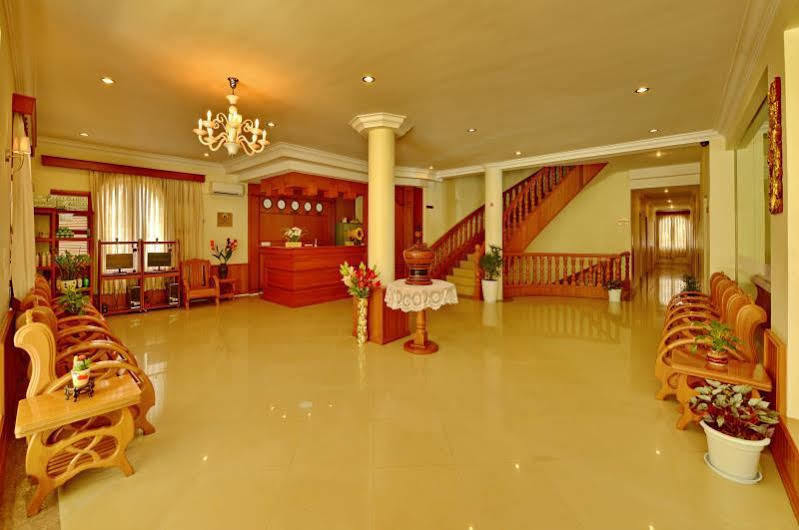 Win Unity Hotel Pyin Oo Lwin Extérieur photo