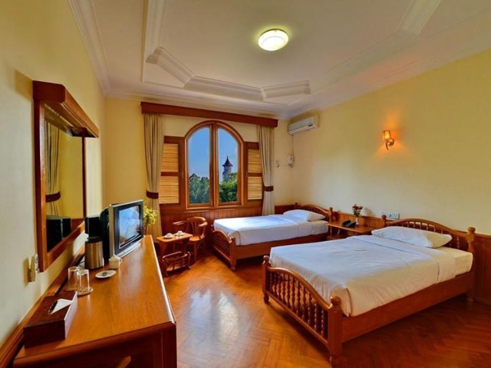 Win Unity Hotel Pyin Oo Lwin Extérieur photo