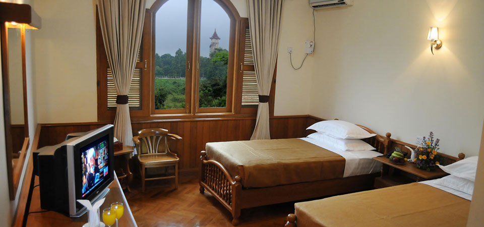 Win Unity Hotel Pyin Oo Lwin Extérieur photo