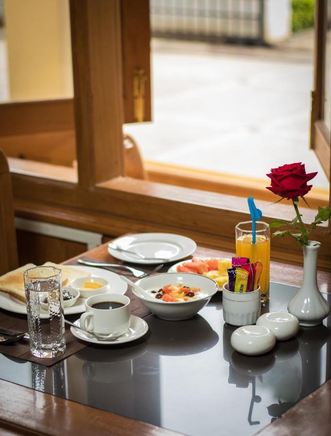 Win Unity Hotel Pyin Oo Lwin Extérieur photo