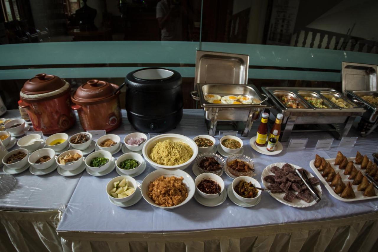 Win Unity Hotel Pyin Oo Lwin Extérieur photo