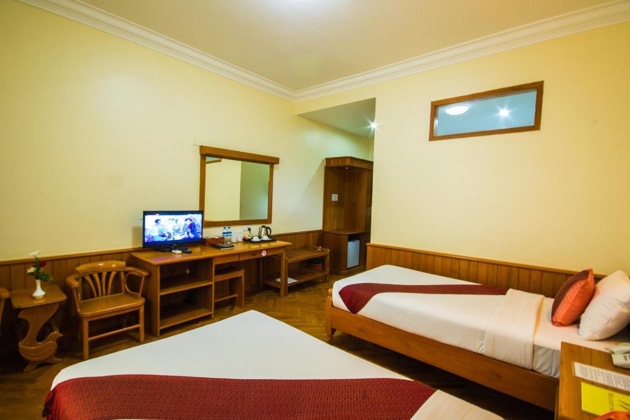 Win Unity Hotel Pyin Oo Lwin Extérieur photo