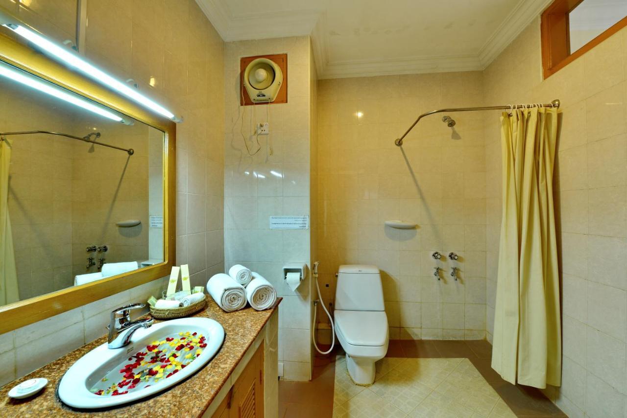 Win Unity Hotel Pyin Oo Lwin Extérieur photo